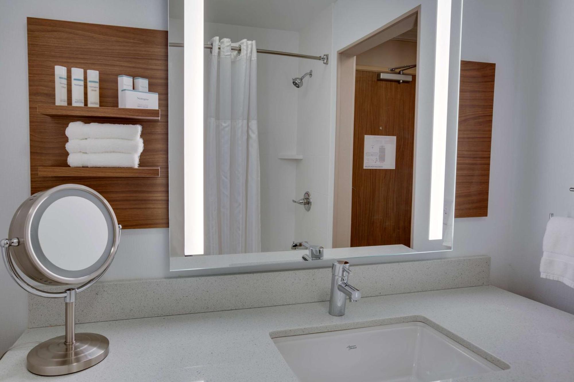 Hilton Garden Inn Oklahoma City Airport Extérieur photo